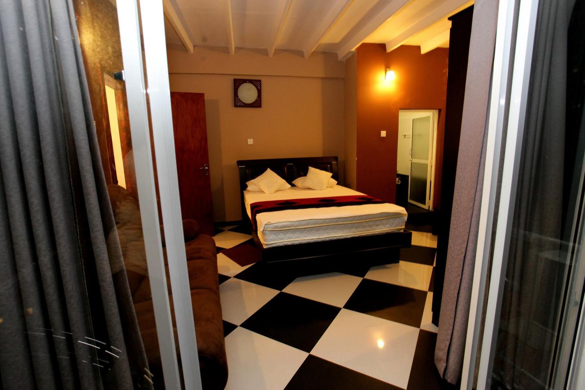 Oak Residencies Villa Kiribathgoda Bilik gambar