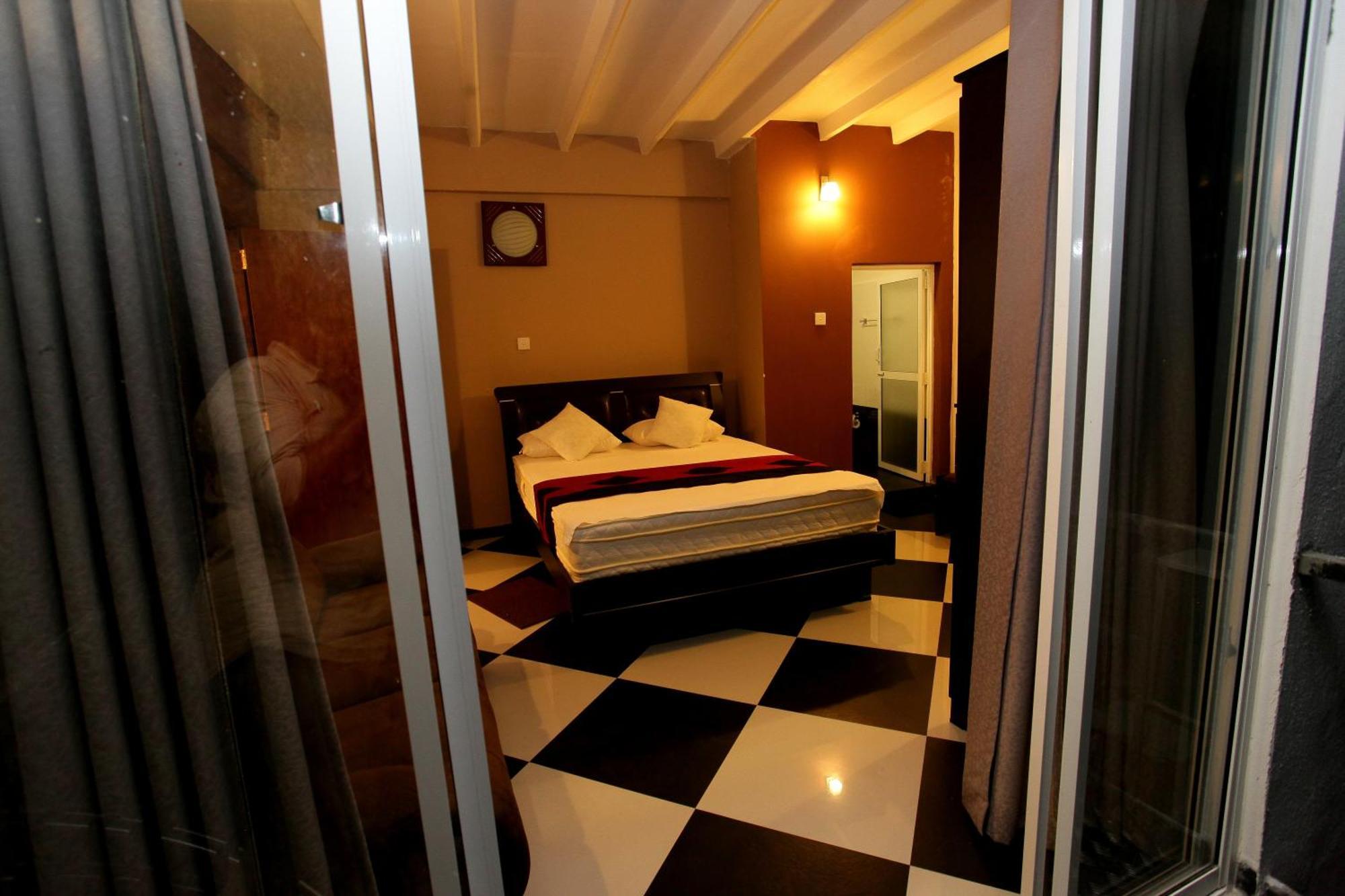Oak Residencies Villa Kiribathgoda Bilik gambar