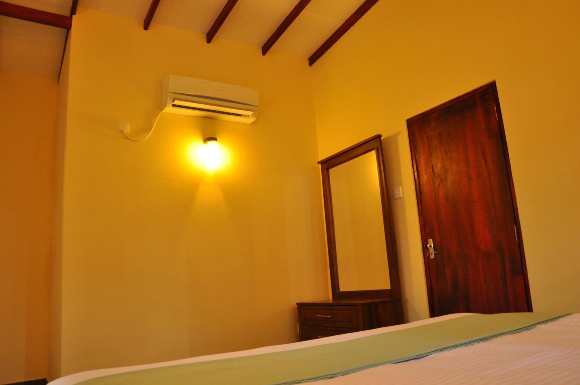 Oak Residencies Villa Kiribathgoda Bilik gambar
